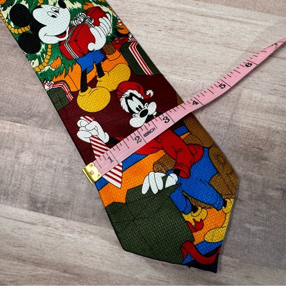 Vintage Disney Mickey Mouse and Goofy Christmas Neck Tie / Disney Mickey Unlmtd. - Picture 10 of 10